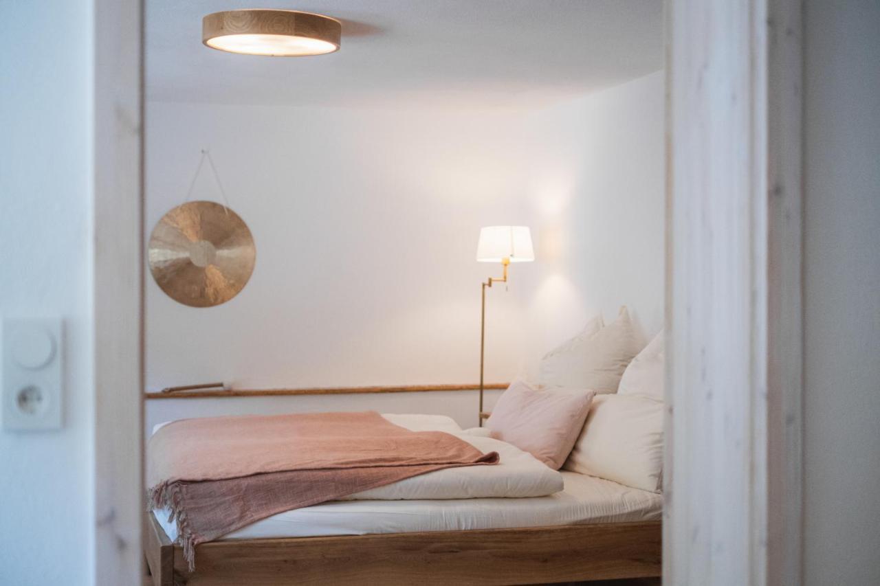 Gehobenes Ambiente In Historischer Wohnung Walting エクステリア 写真