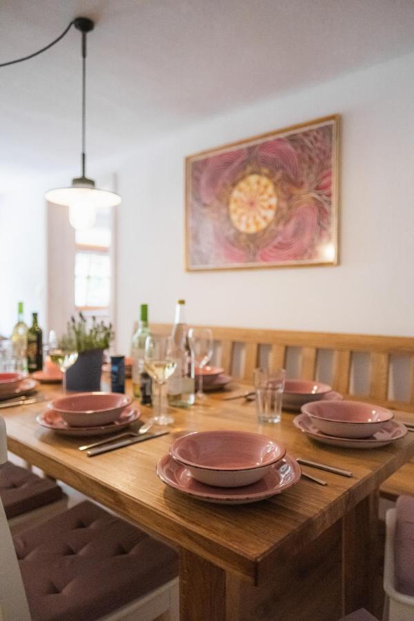 Gehobenes Ambiente In Historischer Wohnung Walting エクステリア 写真