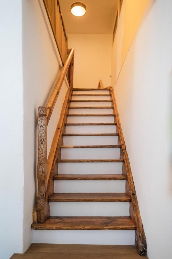Gehobenes Ambiente In Historischer Wohnung Walting エクステリア 写真