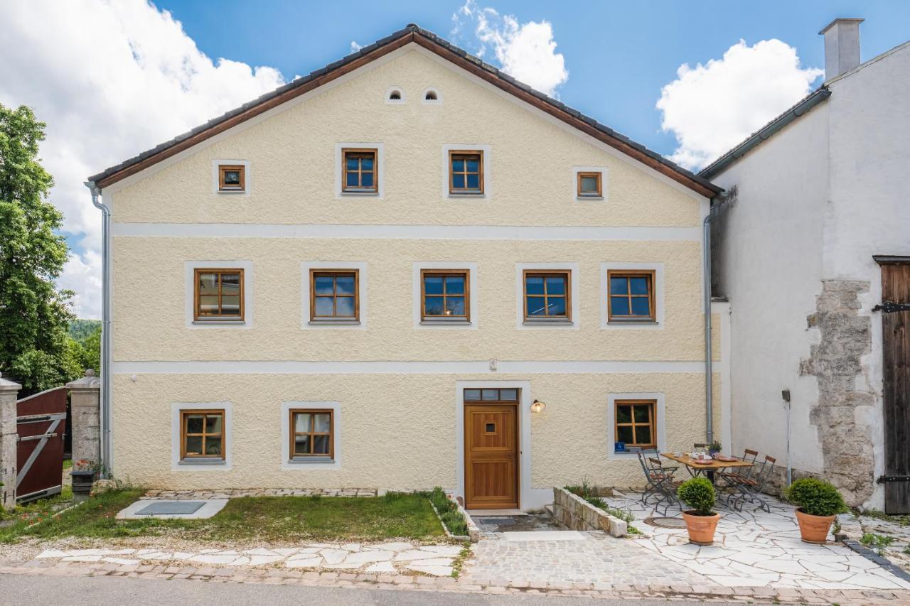 Gehobenes Ambiente In Historischer Wohnung Walting エクステリア 写真
