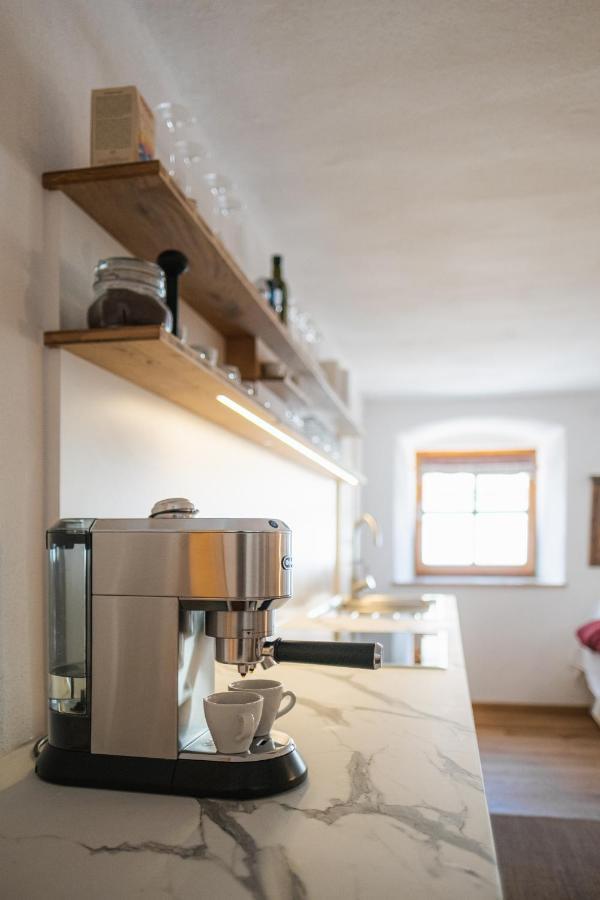 Gehobenes Ambiente In Historischer Wohnung Walting エクステリア 写真