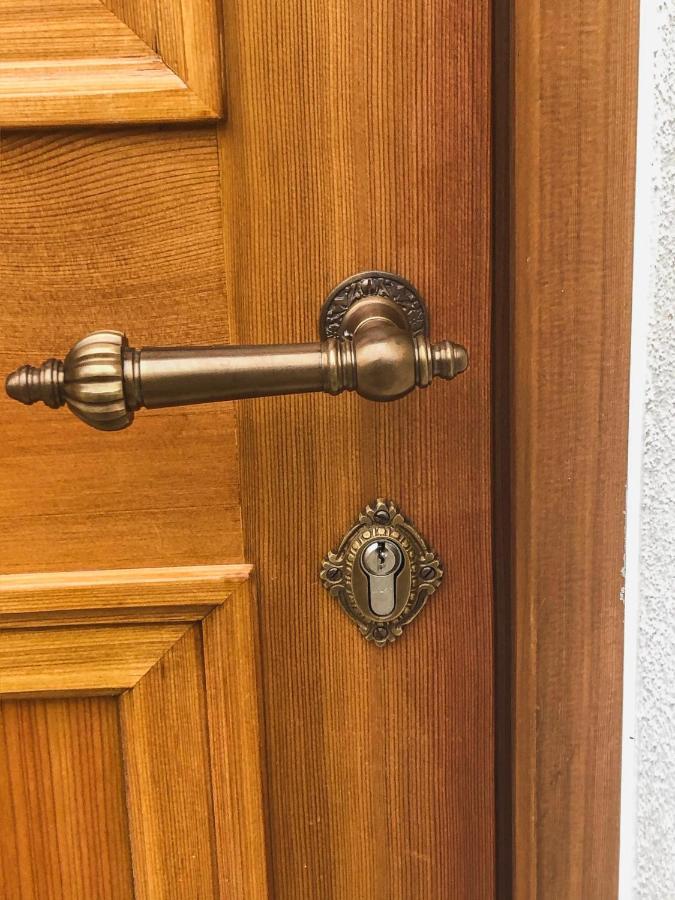 Gehobenes Ambiente In Historischer Wohnung Walting エクステリア 写真