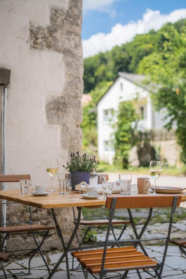 Gehobenes Ambiente In Historischer Wohnung Walting エクステリア 写真