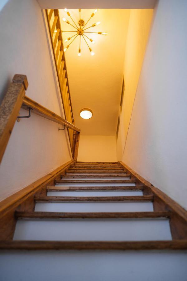 Gehobenes Ambiente In Historischer Wohnung Walting エクステリア 写真