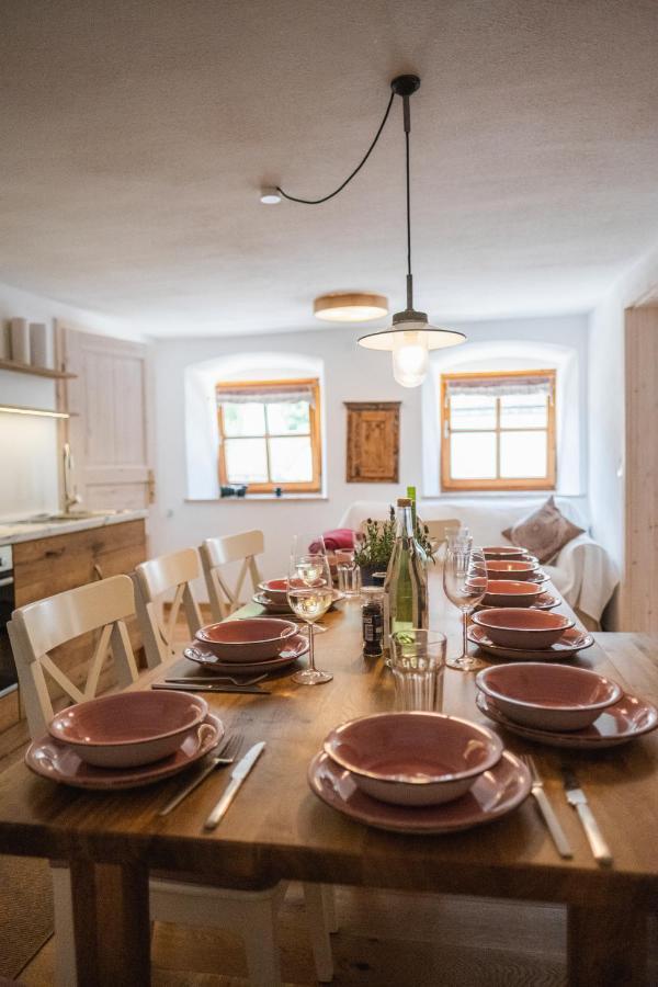 Gehobenes Ambiente In Historischer Wohnung Walting エクステリア 写真